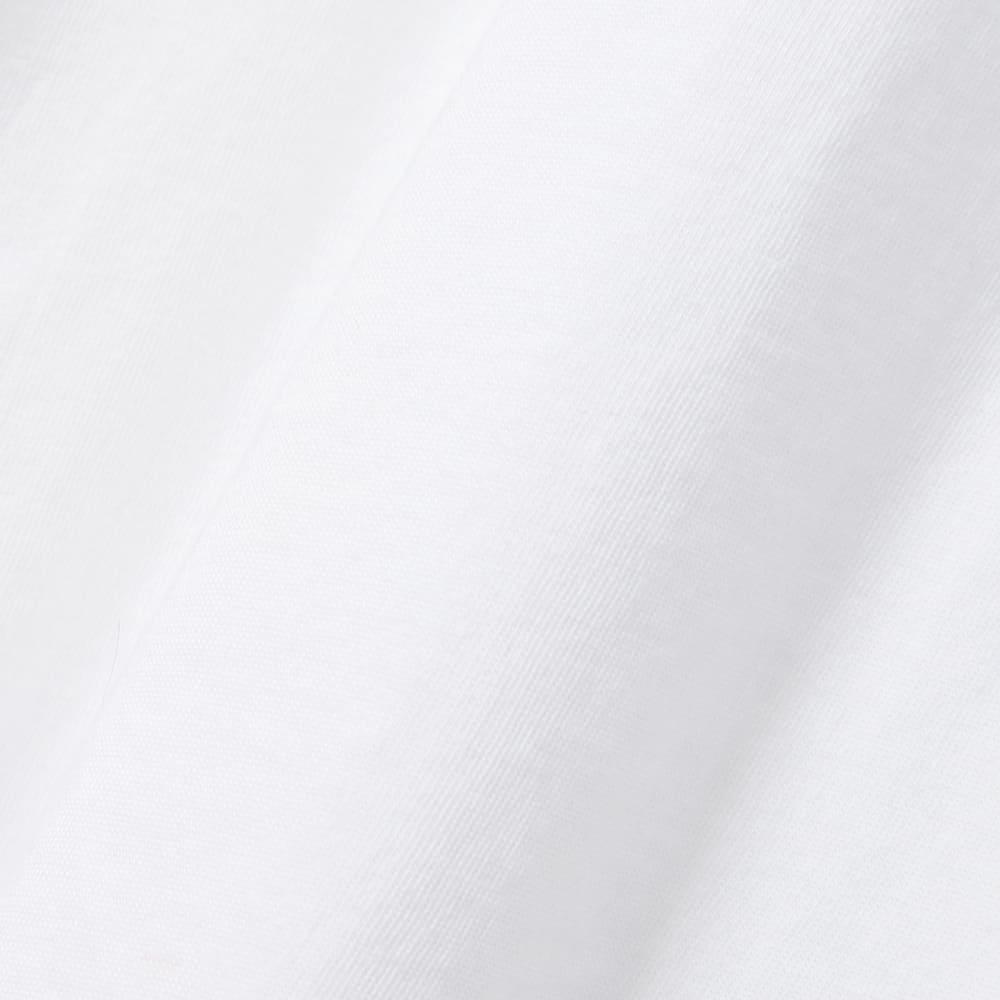 The Organic Cotton V-Neck in White — detail view