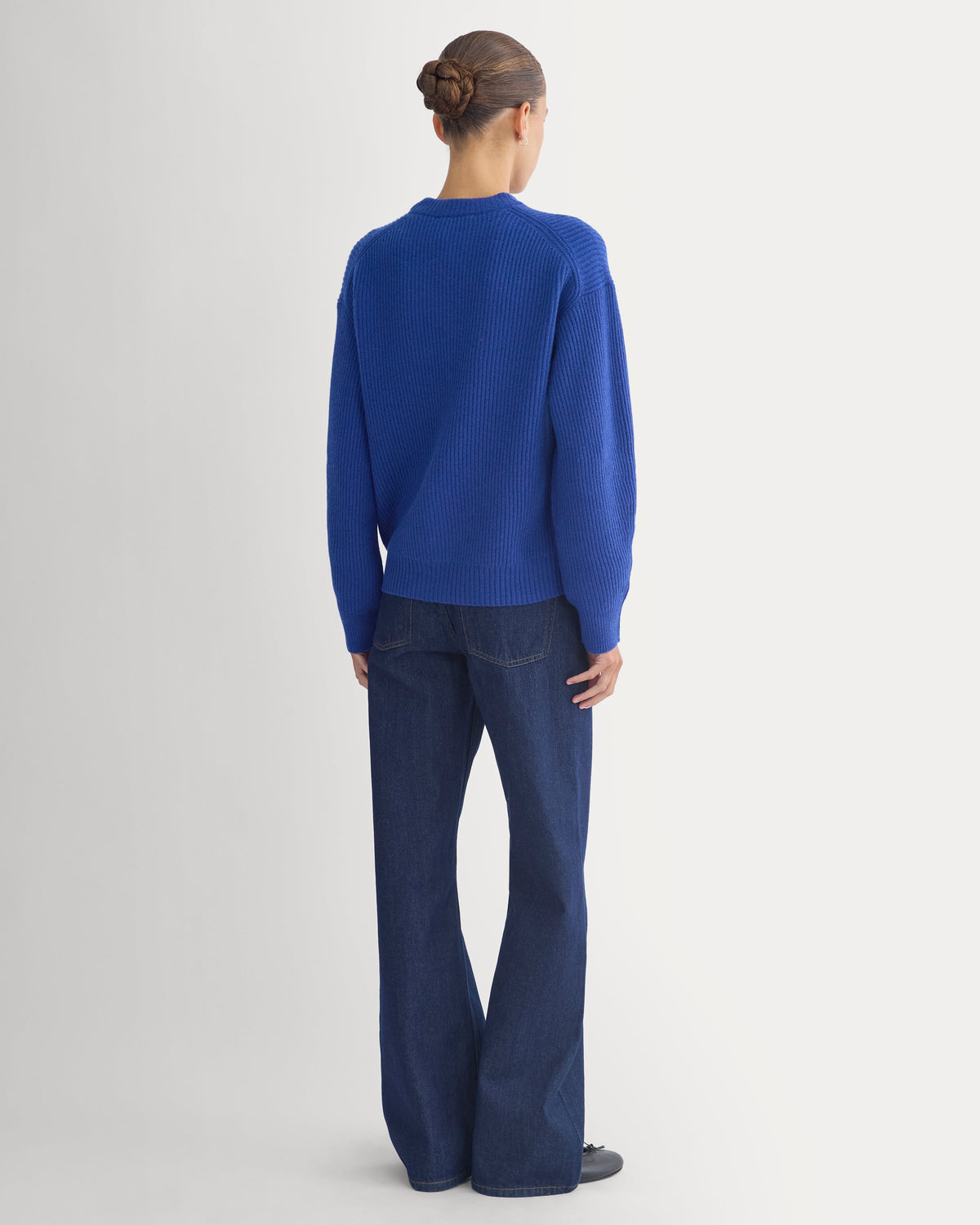 Cashmere Fisherman Crew in Klein Blue — detail view